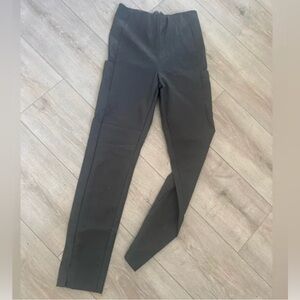 ATHLETA Wander Slim Ankle Pant gray/olive Sz 2 Stretch Back Zip Travel